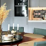 The Kooch House 1 トゥールコワン
