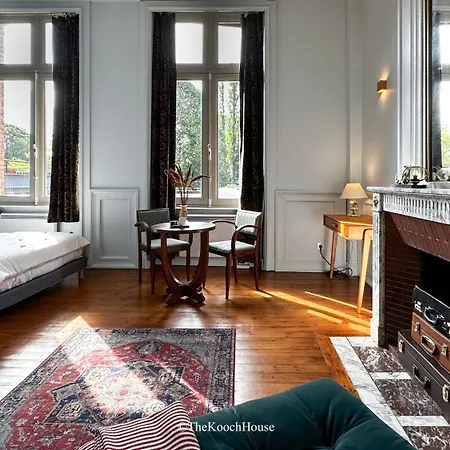 The Kooch House 1 Maison d'hôtes